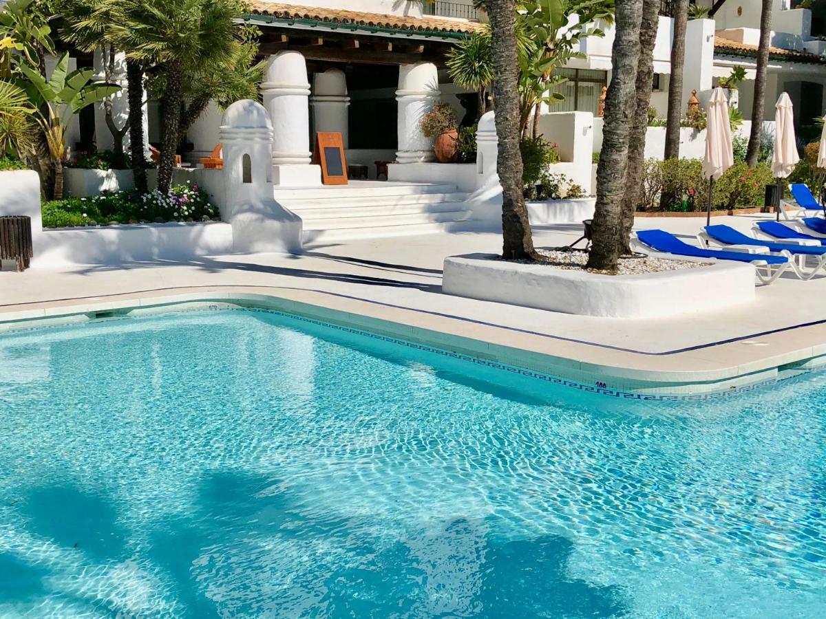 Luxury Apartment In La Isla, Walking Distance To Puerto Banus Marbella Eksteriør billede