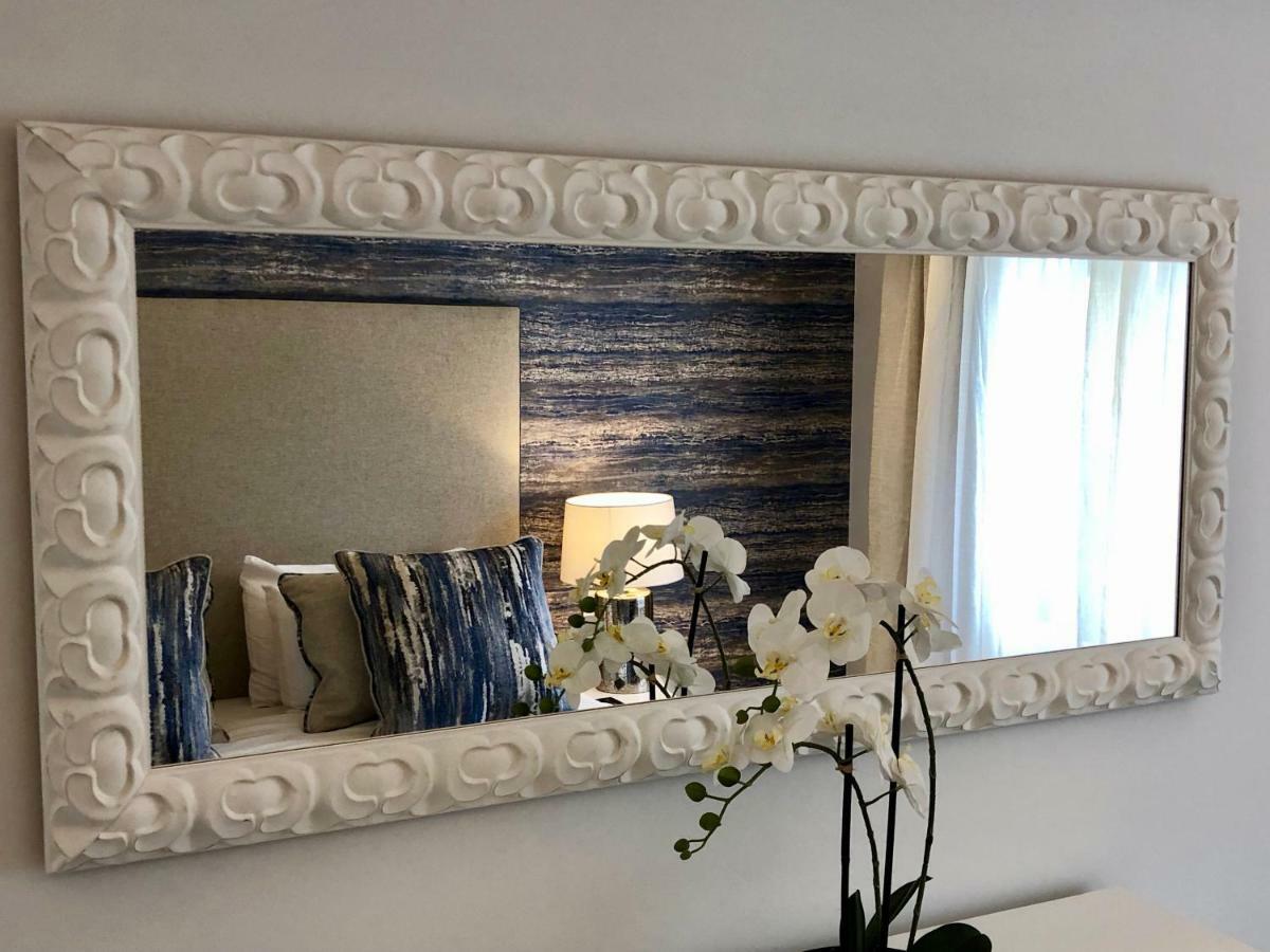 Luxury Apartment In La Isla, Walking Distance To Puerto Banus Marbella Eksteriør billede