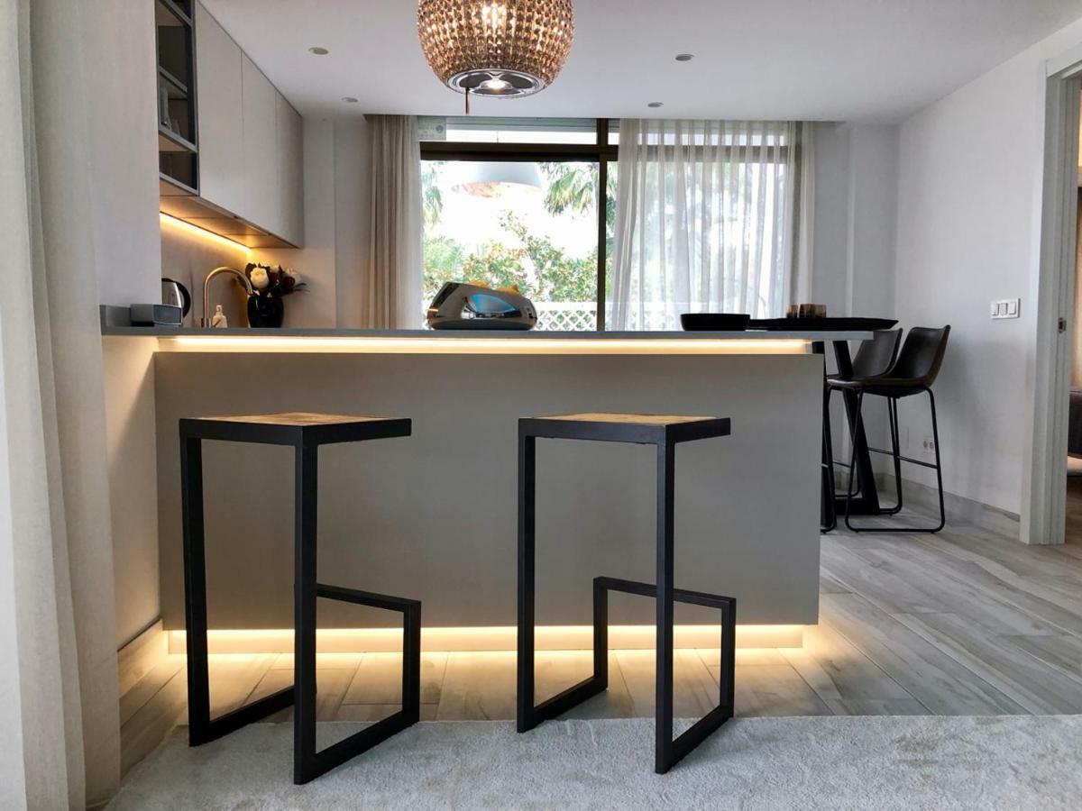 Luxury Apartment In La Isla, Walking Distance To Puerto Banus Marbella Eksteriør billede