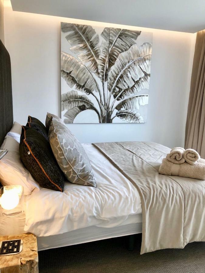 Luxury Apartment In La Isla, Walking Distance To Puerto Banus Marbella Eksteriør billede