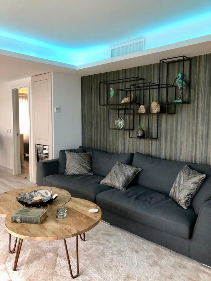 Luxury Apartment In La Isla, Walking Distance To Puerto Banus Marbella Eksteriør billede