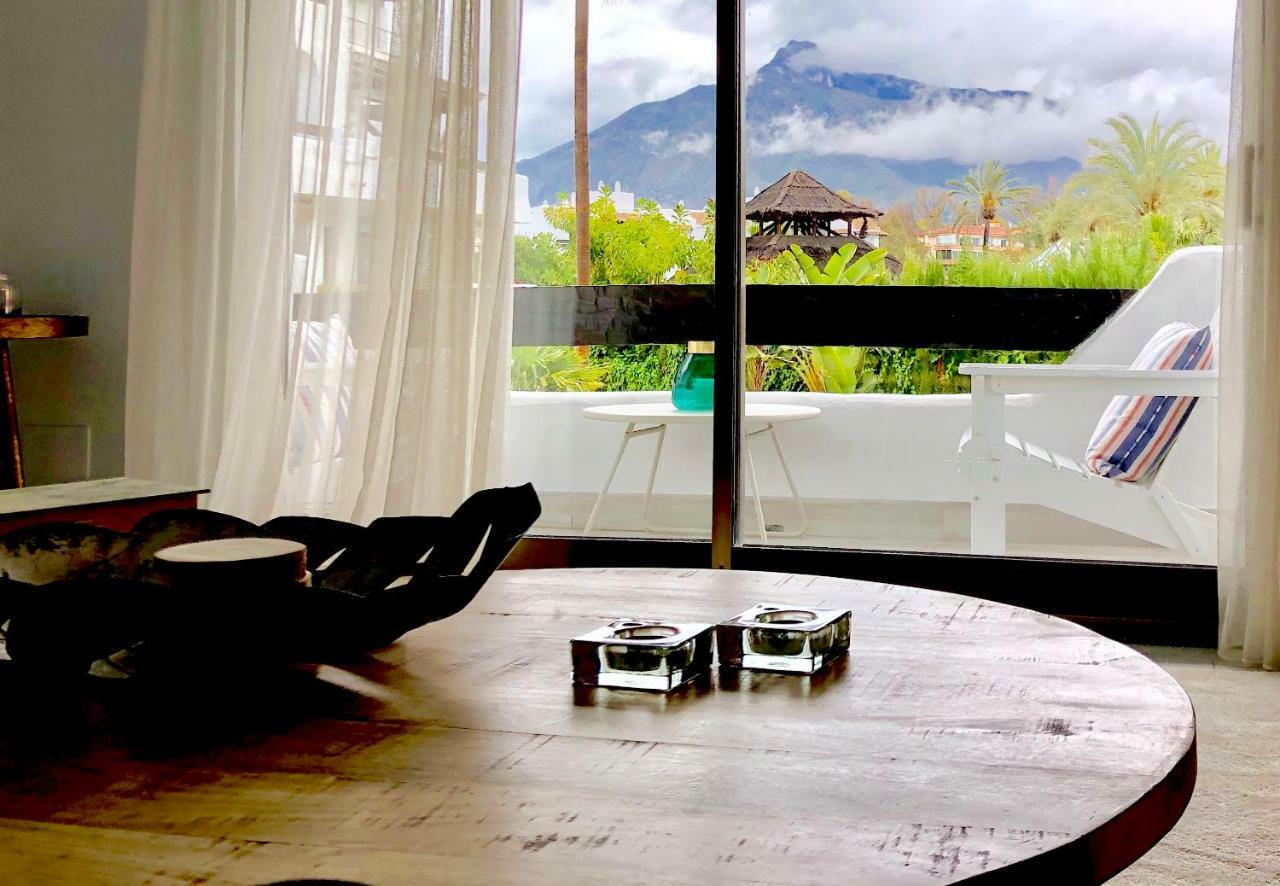 Luxury Apartment In La Isla, Walking Distance To Puerto Banus Marbella Eksteriør billede